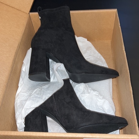 Steve Madden black suede stacked heels ankle boots Sz 10 new - Picture 7 of 8